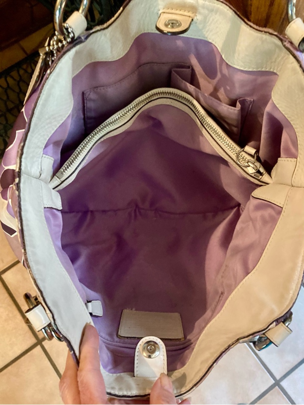Coach Signature Circle Shoulder Bag - Picture 4 of 8